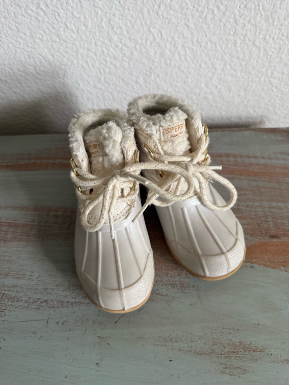 Sperry Kids Cream Faux-Sherpa Lace Duck Boots